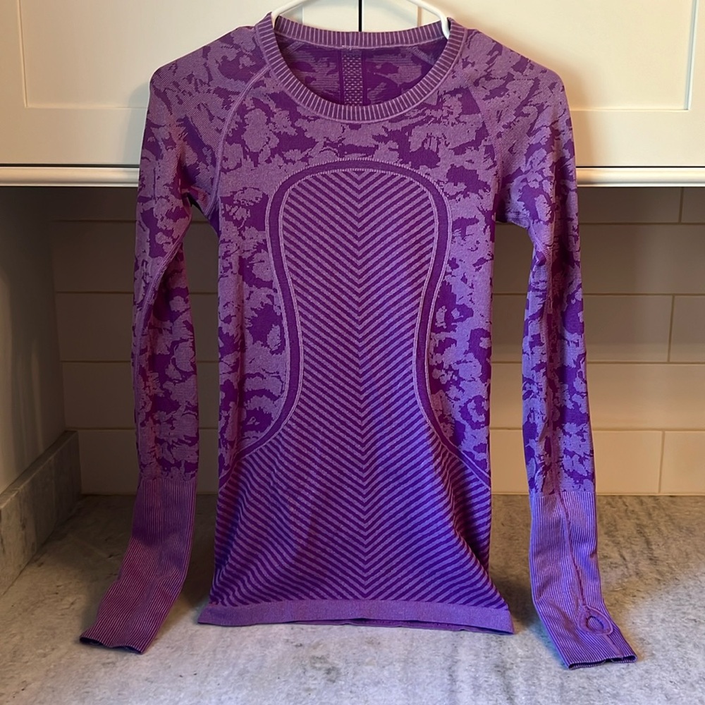 Lululemon size4 swiftly long sleeve color purple